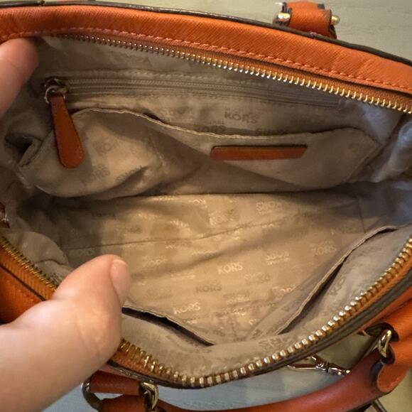 Michael Kors Mercer Hobo Medium Duffle Satchel Crossbody Bag Orange Mandarin - Picture 2 of 6